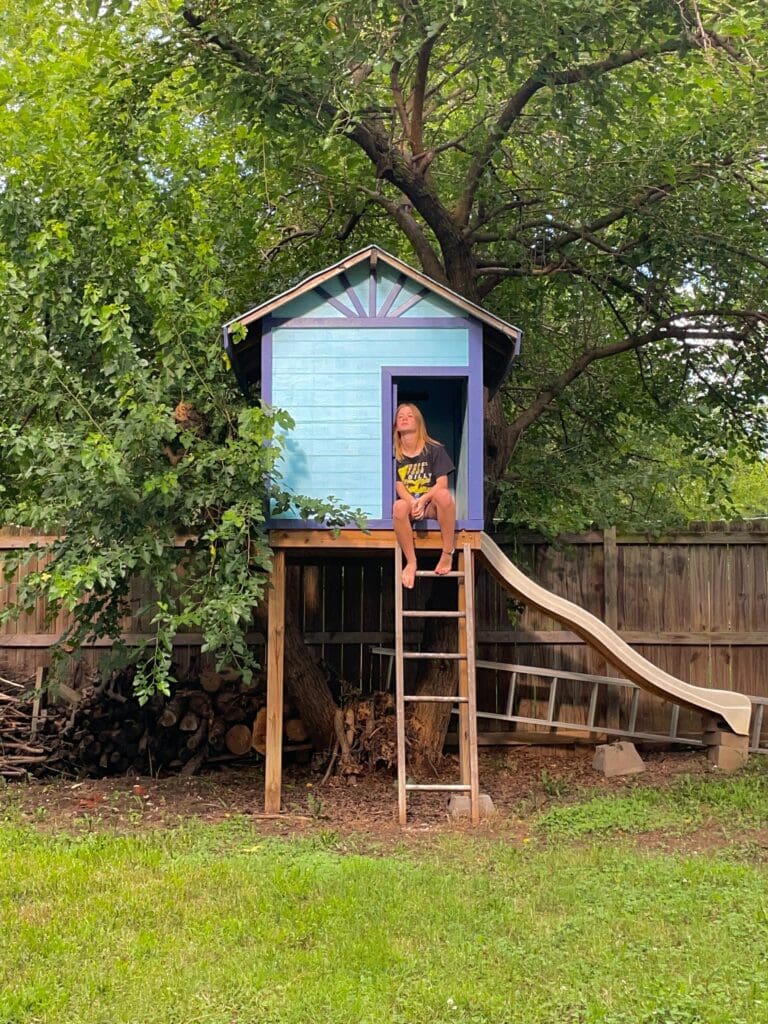 Inspiration en images: comment décorer une cabane de jardin pour enfant?