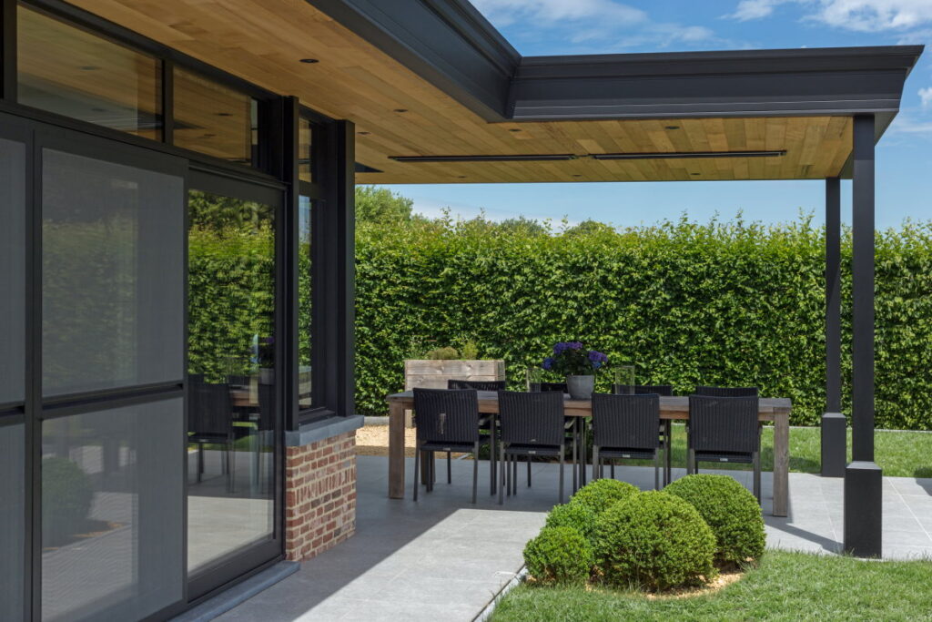pergola-maison-protections-solaires