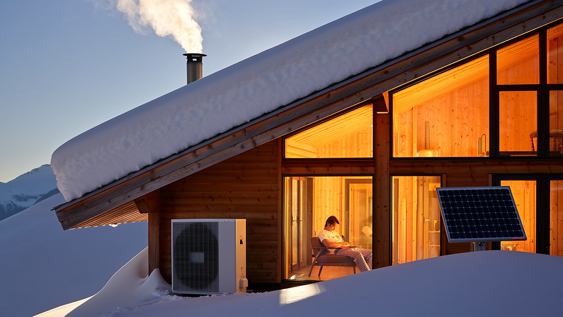 Chauffage au bois pompe à chaleur, photovoltaïque permettent l'autonomie sur le chauffage en maison neuve.